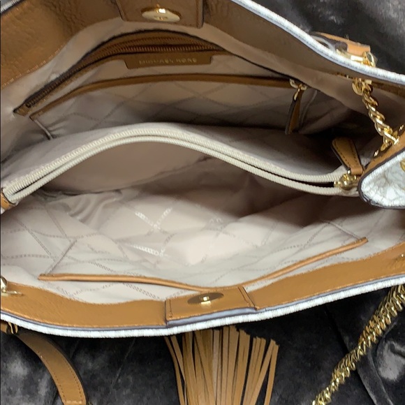 Michael Kors Jet Set Chain Lg Shoulder Tote - Picture 2 of 3